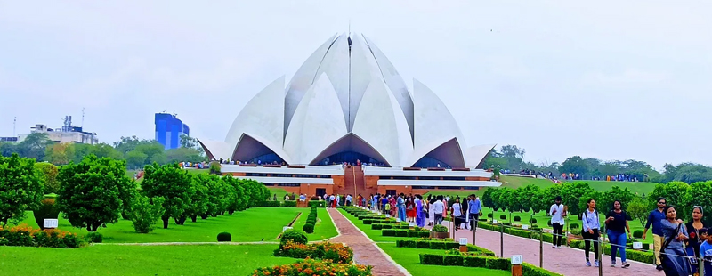 Lotus Temple, Delhi – History, Timings and Ticket Price